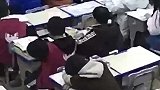 一学生睡着了，醒来把灯关了