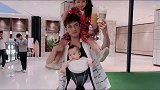 妈妈出差，爸爸这样带着女儿和儿子逛商场，这气场简直太厉害了