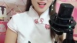 穿旗袍的小姐姐来唱歌了，人美歌声也甜，深深的被吸引了！