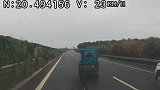 惊险！江苏一醉汉骑电三轮闯高速 屡次变换车道一路狂飙
