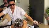 千万别要求理发师怎样剪头发，要不能后果就是这样