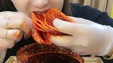 看这吃相我都流口水了，太馋人了