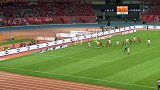 第71分钟上海上港球员魏震(U23)两黄变一红