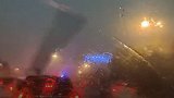 暴雨冰雹突袭！哈尔滨天气突变：黑云压城，白天如同夜晚