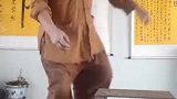 少林武僧表演铁砂掌，接下来的一幕，这才是真正的功夫