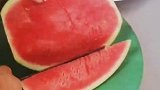 夏日清凉，看兵哥哥切西瓜“特技”
