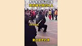 拔河力气不够，外挂来凑，笑懵对方你们就赢了！