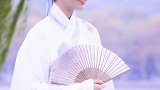 兔子牙姑娘最近火了，不仅长相甜美，想不到唱歌也这么好听！