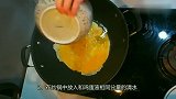 炒鸡蛋别放油了，教你个新方法，又嫩又滑更美味