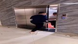 老公突然回家，发现了秘密