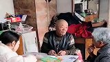 大娘你这操作真是绝了，给我腹肌都笑疼了！哈哈哈
