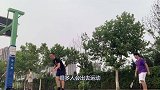 19岁日本女高中生挑战极限，仅用了3秒，全场男生都为之疯狂