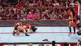 WWE-18年-RAW第1324期：女子三对三组队赛 罗西&贝拉姐妹VS暴动小队集锦-精华