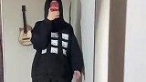 丝袜加椰子粘脚就离谱…..
