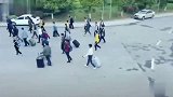 前一秒吊儿郎当，后一秒太帅了