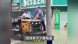 桂林遇26年来最大暴雨，桂林站大厅进水暂停运营，有药店被淹女店员遇难