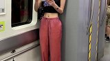 成都地铁三号线，这是大学清纯女神类型吧？