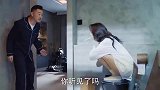 小伙跟女友在家，爸妈突袭，这反应太真实了！