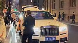 含着金钥匙出生的小公主，应该没什么烦恼吧