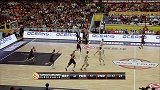 篮球-14年-欧冠亚巡赛：纳瓦罗晃飞防守球员三分命中-花絮