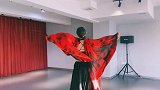 秋天适合枫叶红纱巾舞