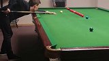 看看97年斯诺克世锦赛冠军的握杆手型，他的运杆和出杆看着真舒服