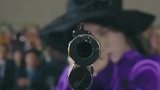 女人的衣柜里，永远少一件衣服。实名羡慕