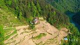 深山独户人家住在乌江旁，绿水青山田园陪伴，是少有的世外桃源