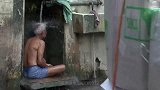 印度发明“牛粪公交车”，乘坐只需1毛钱，还声称领先中国20年
