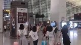 登机也需要仪式感，不然不足以彰显我们的贵族气质