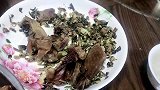 湖北婆婆今晚做了6个菜，一家人久违的团聚晚餐，感动！