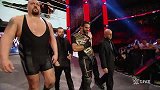 WWE-15年-RAW第1139期：主战赛 毒蛇渔翁得利后惨遭战争践踏-花絮