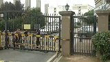 江西南昌：小区大门道闸漏电疑致男童身亡，物业没责任？