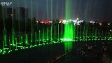 实拍陕西榆林音乐喷泉表演，一开始好多人就跑走了，怎么回事啊