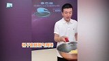 杨子直播做饭遭黄圣依无情拆台，扛大号灭火器扬言：生怕你炸厨房