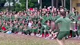 越南大学生军训，与跑步训练形成鲜明对比