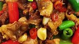 干锅风吹鸡，做法和我前面作品的腊鸡火锅有点类似，只是汤汁少