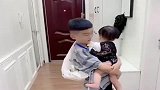 儿子用离家出走威胁老娘，看到他手里的“人质”，为娘只能这样做