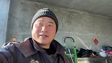 农民王小：冰冻三尺挖一米多深，老妈留下“传家宝”，太像样了