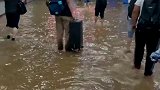市气象台2021年7月18日07时10分升级发布暴雨橙色预警信号，大家今天出行注意安全