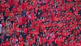 中超-鲁能全队赛后拉横幅谢场 感谢球迷期待2018-花絮