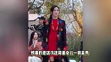 李亚鹏老婆重回模特T台，抱女儿走秀气场全开，2岁夏夏不怯场