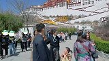 妻子团抵达拉萨布达拉宫，张翰遭妻子团无视，受不了直接黑脸离开