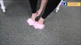 小姐姐在家试穿白色高跟鞋托是好看，出门就不能穿了吧！