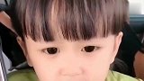 宝宝小萝莉突然就不让妈妈上车了，回家去吧