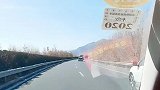 美女开新款别克上路，姑娘戴墨镜的样子别提多酷，老公不淡定了