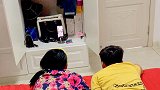 为了不让女儿看手机想到了这个办法结果万万没想到啊！