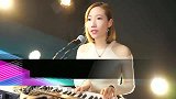 美女翻唱《圣诞结》超走心，单身必听