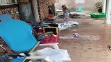 英国爸爸对孩子实行散养模式，中国妈妈要崩溃一屋子神经病！