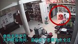 意外无处不在，大妈在家打扫卫生，监控拍下生前最后画面